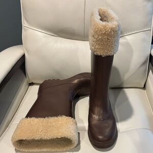 UGG Millcreek Wellies Sheepskin Lined Rain Mud Boots Women Size US 8 EU 39 Brown